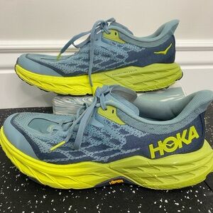 Hoka  One One Speedgoat 5 men’s 8.5D Athletic Shoes in Blue and Neon Yellow